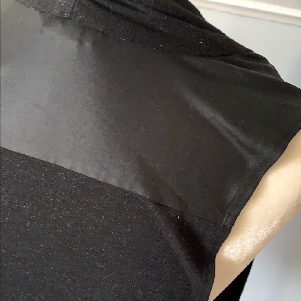 Size Large top - Picture 3 of 5